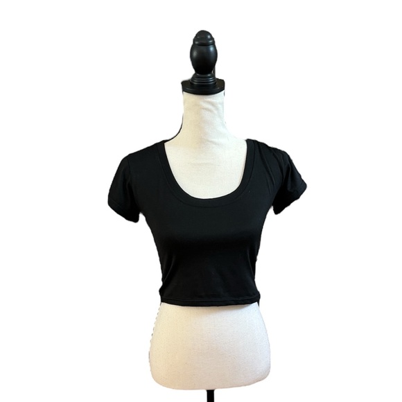 Tops - Crew Neck Basic Cropped Tee